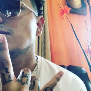 Meet your Posher, Efren